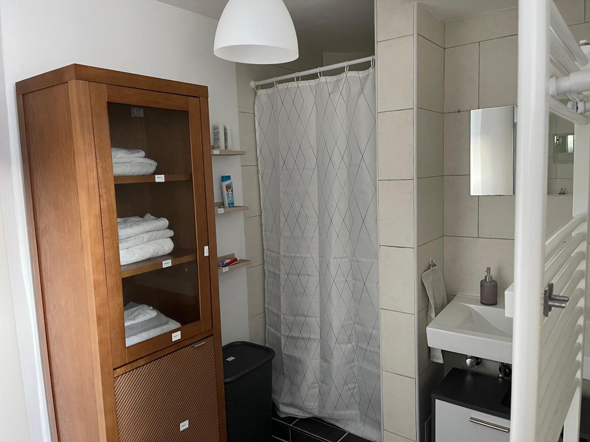 Luxurioeses Zimmer 10Min Zum Universitaet كاسيل المظهر الخارجي الصورة