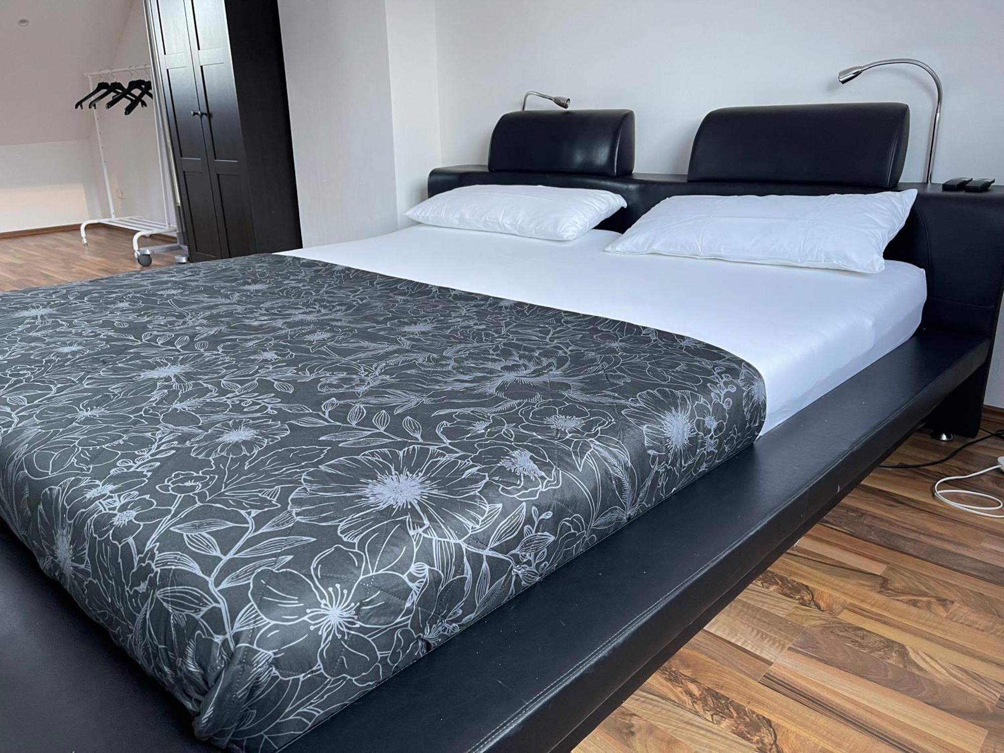 Luxurioeses Zimmer 10Min Zum Universitaet كاسيل المظهر الخارجي الصورة
