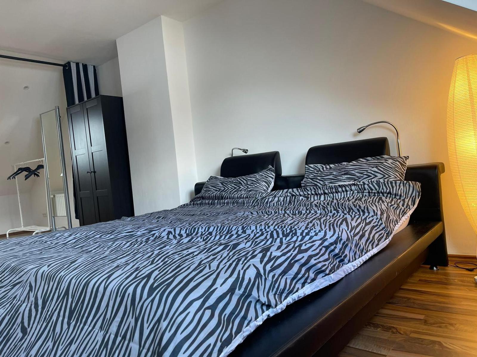 Luxurioeses Zimmer 10Min Zum Universitaet كاسيل المظهر الخارجي الصورة