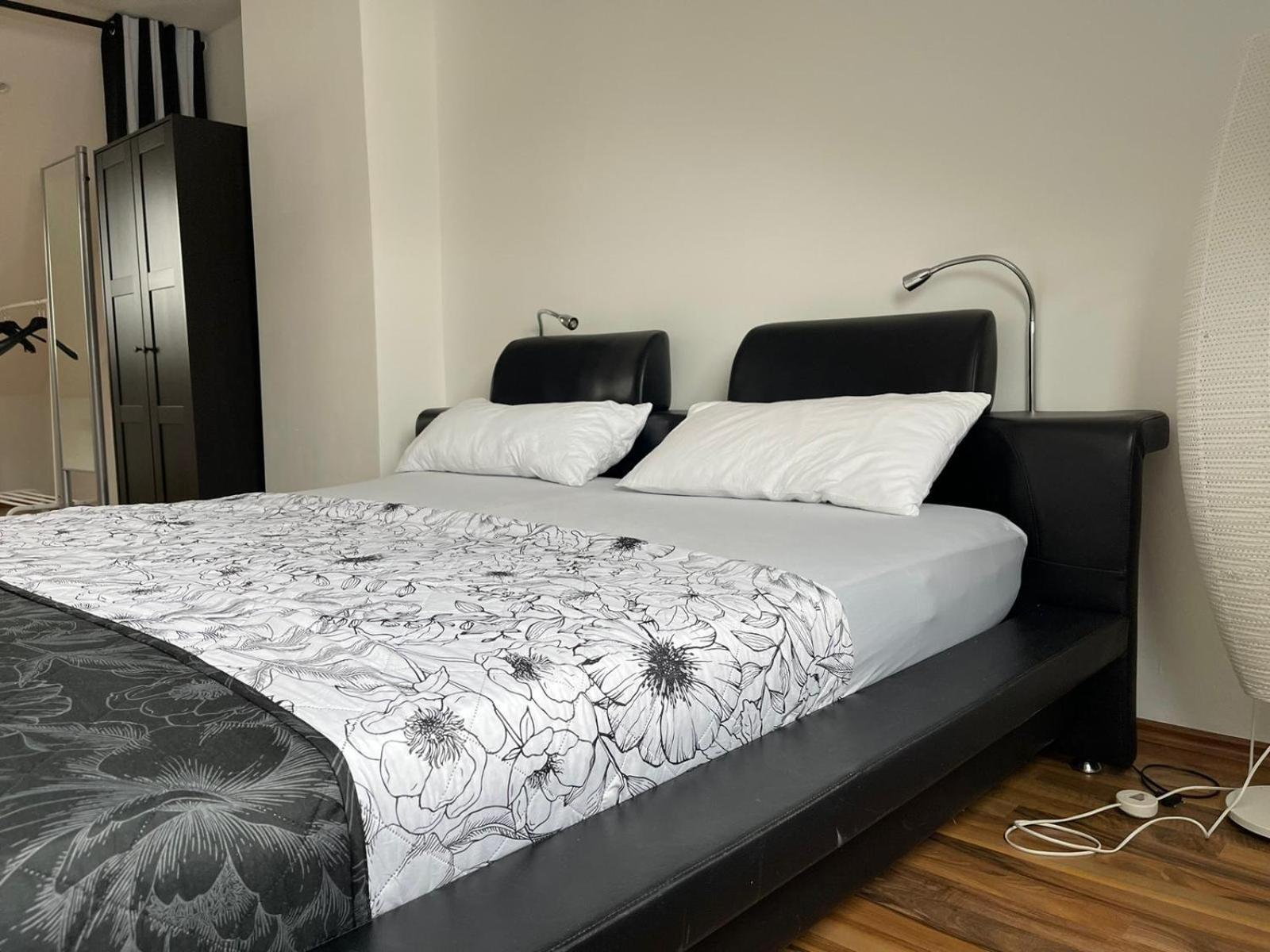 Luxurioeses Zimmer 10Min Zum Universitaet كاسيل المظهر الخارجي الصورة