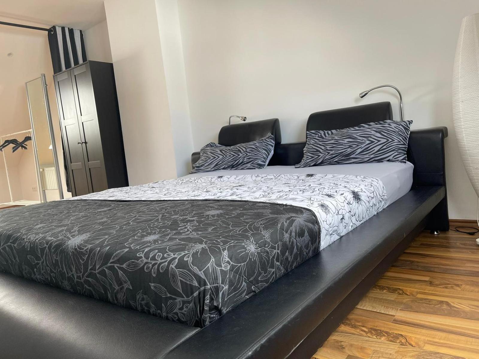 Luxurioeses Zimmer 10Min Zum Universitaet كاسيل المظهر الخارجي الصورة